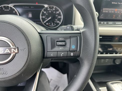 Used 2024 Nissan Rogue SV FWD image 20