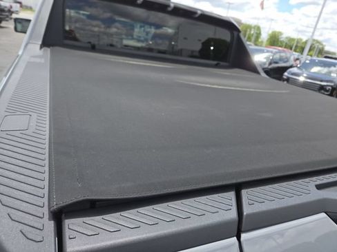 Used 2024 GMC Hummer EV 2X w/ LPO, Sport Package AWD/4WD image 18