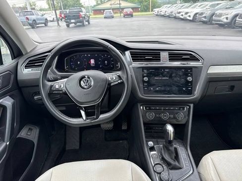 Used 2020 Volkswagen Tiguan SEL AWD/4WD image 9