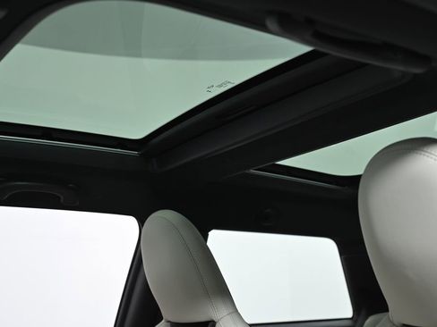 Certified 2025 MINI Cooper S image 27