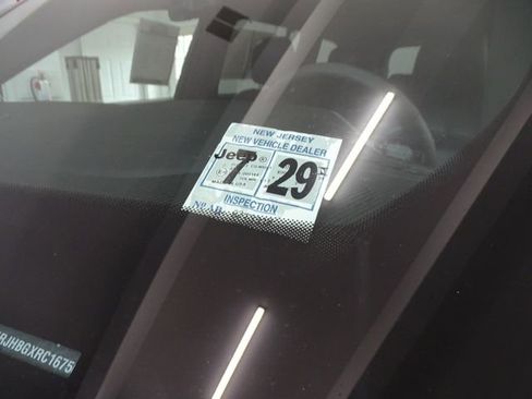 Certified 2024 Jeep Grand Cherokee Limited w/ Luxury Tech Group II image 28