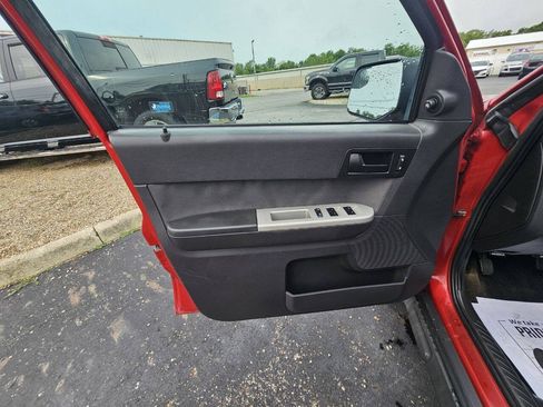 Used 2010 Ford Escape XLT FWD image 12