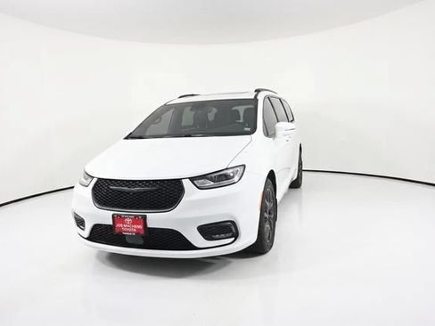 Used 2022 Chrysler Pacifica Limited w/ S Appearance Package AWD/4WD image 34