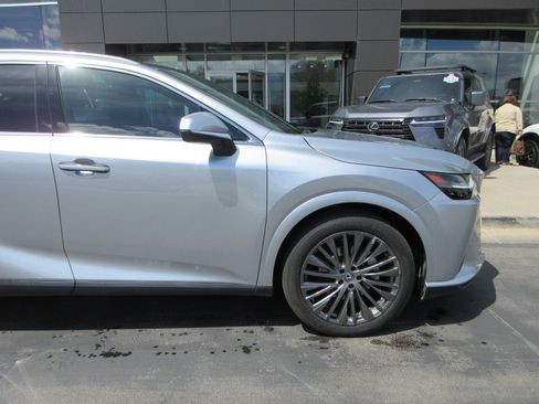 Used 2023 Lexus RX 350 AWD/4WD image 12