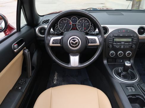 Used 2010 MAZDA MX-5 Miata Grand Touring w/ Premium Pkg RWD image 14