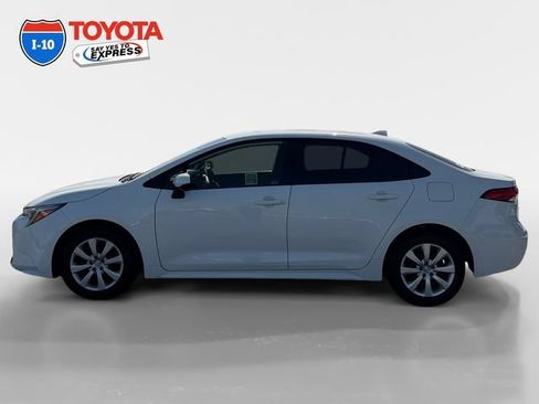 Certified 2025 Toyota Corolla LE FWD image 2