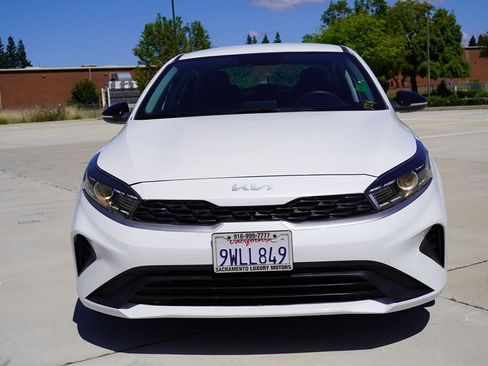 Used 2022 Kia Forte LXS FWD image 7