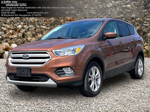 Used 2017 Ford Escape SE AWD/4WD image 1