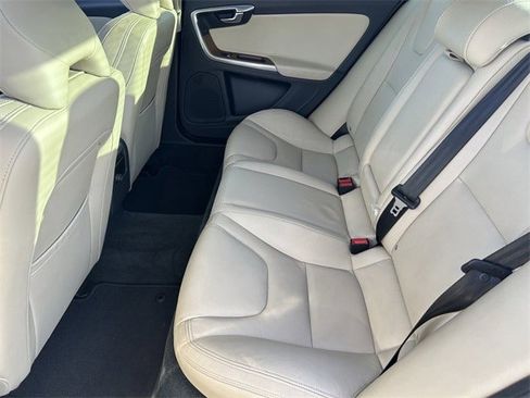 Used 2016 Volvo S60 T5 Premier image 18