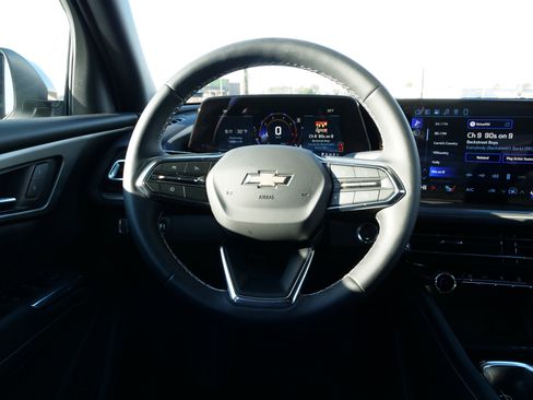 Certified 2026 Chevrolet Traverse LT w/ Sun and Wheel Package image 20