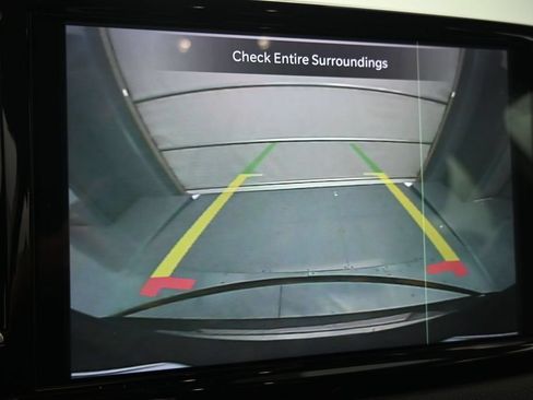 Used 2023 Chrysler Pacifica Touring-L FWD image 18