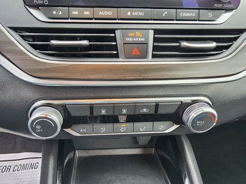 Used 2024 Nissan Altima 2.5 SV image 15