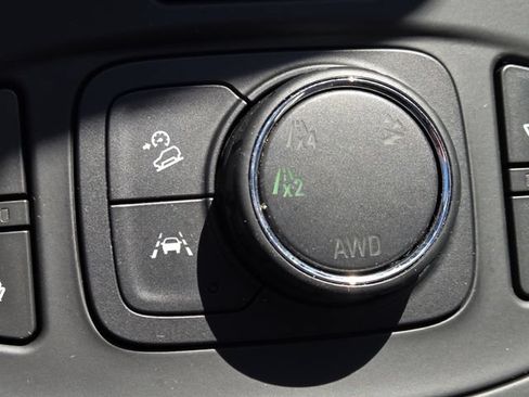 Used 2024 GMC Terrain SLT w/ Tech Package AWD/4WD image 8