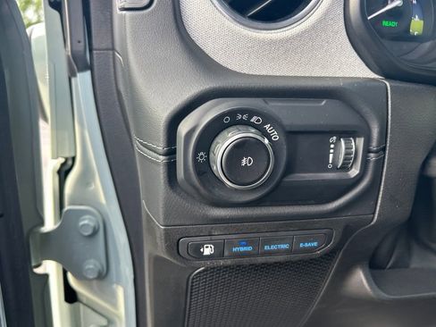 Used 2024 Jeep Wrangler Unlimited Sahara AWD/4WD image 34