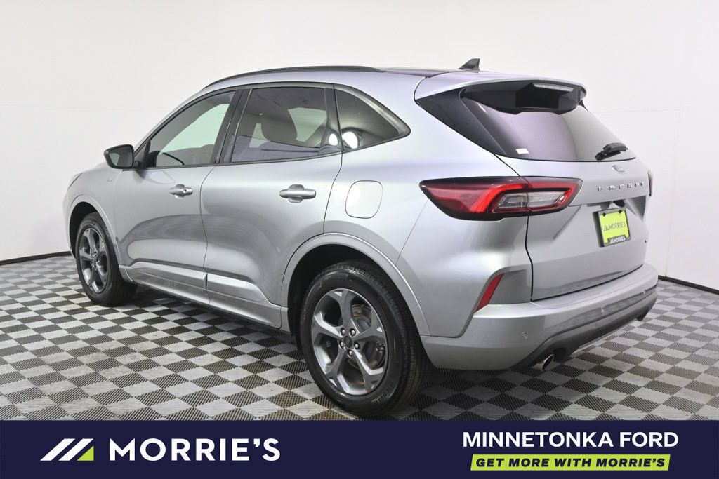 Used 2024 Ford Escape ST-Line w/ Tech Pack #1 AWD/4WD image 3
