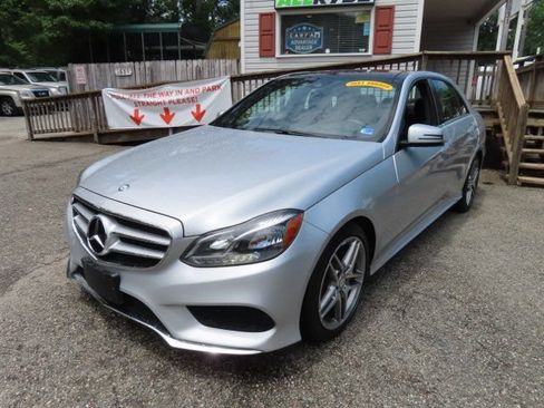 Used 2014 Mercedes-Benz E 350 4MATIC Sedan image 2
