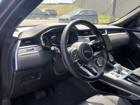 Certified 2025 Jaguar F-PACE R-Dynamic S AWD/4WD image 24