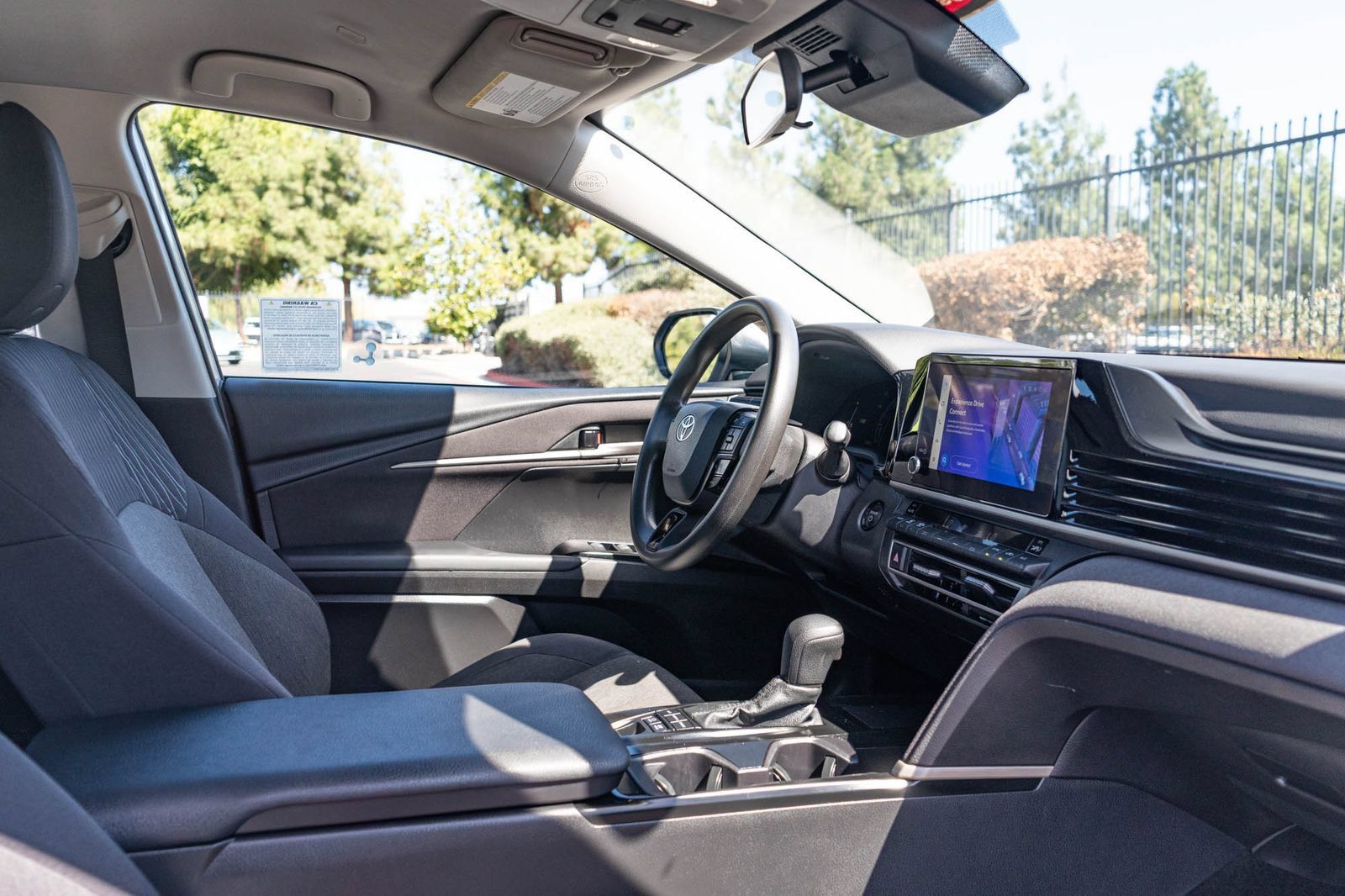 Used 2025 Toyota Camry Hybrid FWD image 21