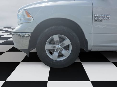 Used 2022 RAM 1500 Classic SLT RWD image 14