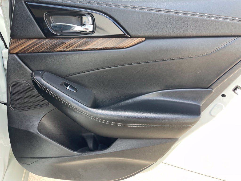 Used 2016 Nissan Maxima Platinum FWD image 24