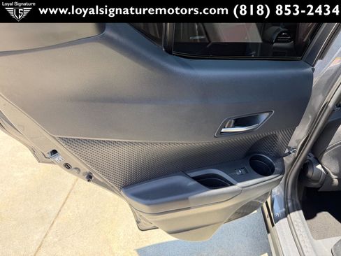 Used 2018 Toyota C-HR XLE FWD image 15