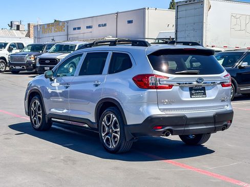 Used 2023 Subaru Ascent Limited w/ Technology Package AWD/4WD image 3