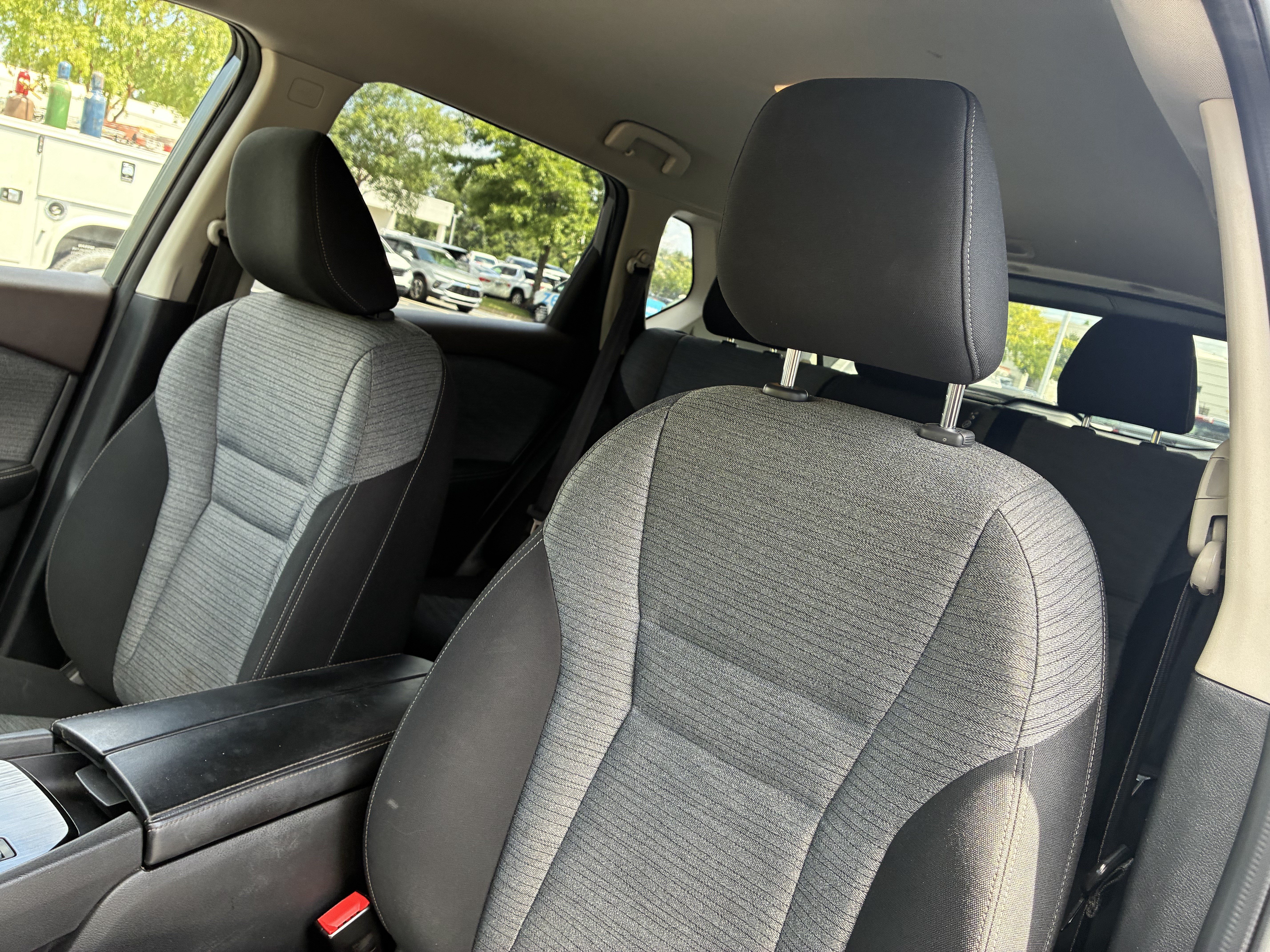 Used 2022 Nissan Rogue SV FWD image 20