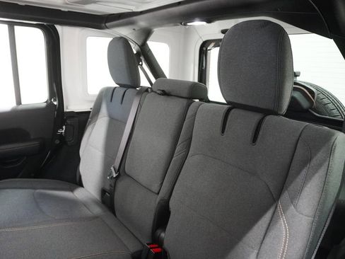 Used 2025 Jeep Wrangler Unlimited Sahara image 16