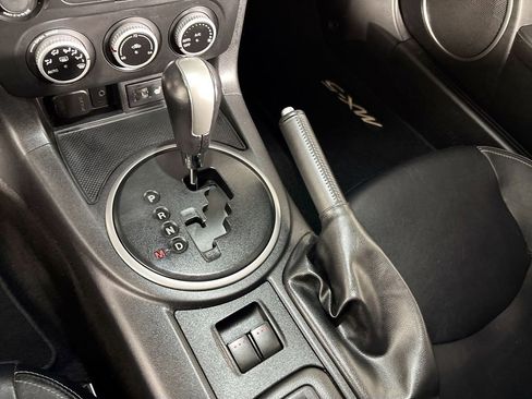 Used 2011 MAZDA MX-5 Miata Grand Touring RWD image 17