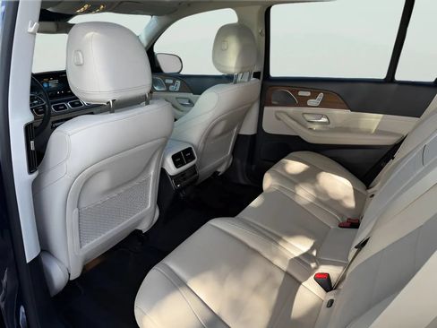 Used 2022 Mercedes-Benz GLS 450 4MATIC image 15