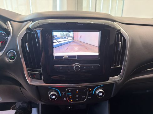 Used 2021 Chevrolet Traverse LS w/ LPO, Black Accent Package FWD image 12
