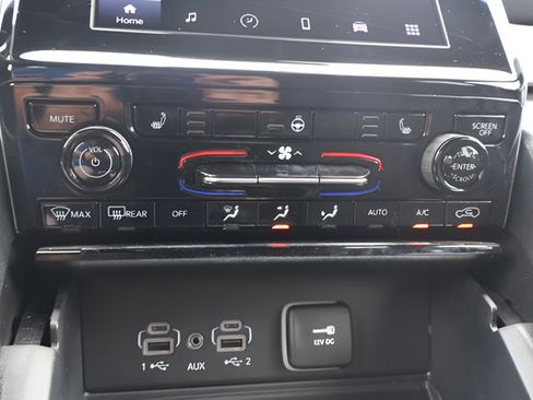 Used 2025 Jeep Grand Cherokee L Laredo w/ Luxury Tech Group I AWD/4WD image 32