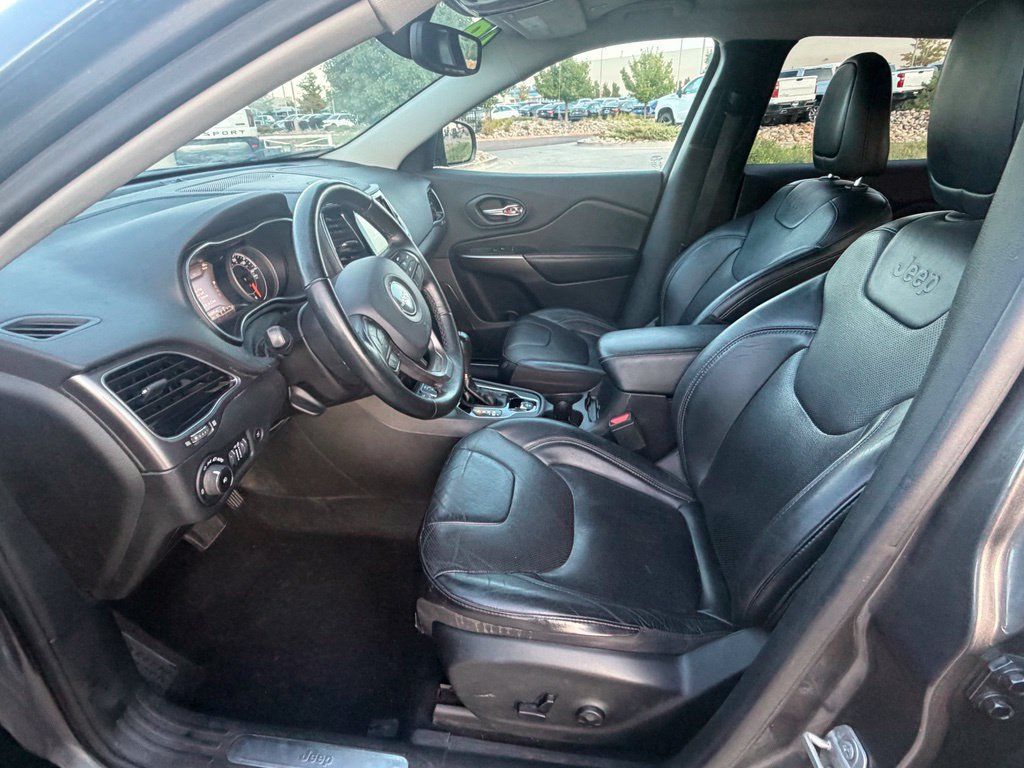 Used 2019 Jeep Cherokee Limited AWD/4WD image 24