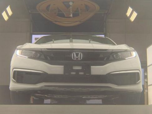Used 2020 Honda Civic LX image 3