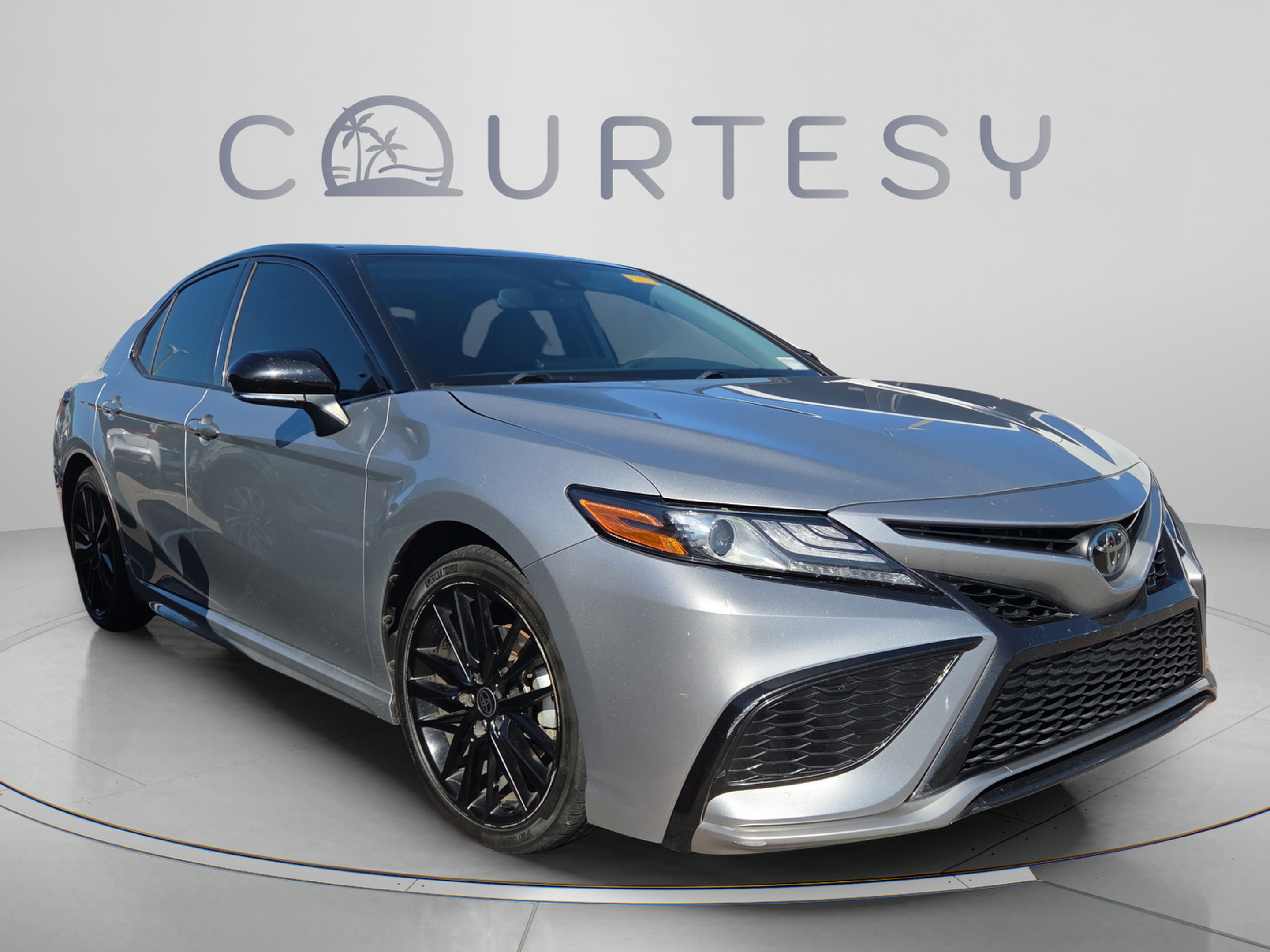 Used 2023 Toyota Camry XSE FWD image 4