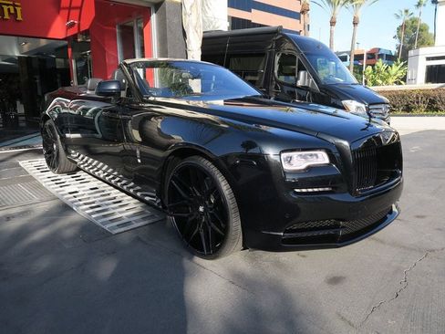 Used 2017 Rolls-Royce Dawn image 4