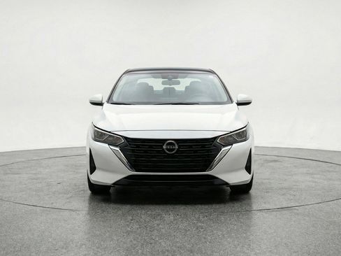Used 2025 Nissan Sentra SV FWD image 2