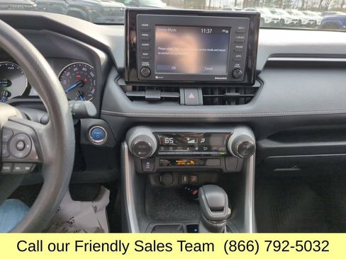 Used 2022 Toyota RAV4 XLE image 18