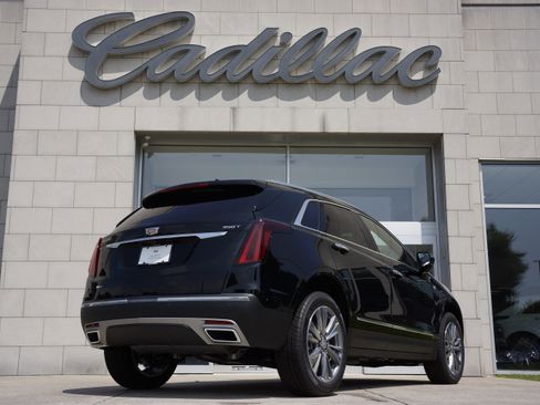 Used 2025 Cadillac XT5 Premium Luxury image 4