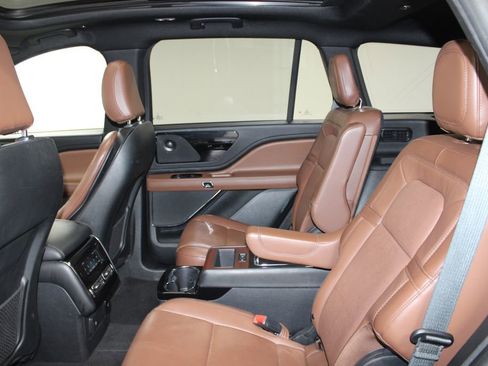 Used 2021 Lincoln Aviator Reserve w/ Equipment Group 201A AWD/4WD image 24
