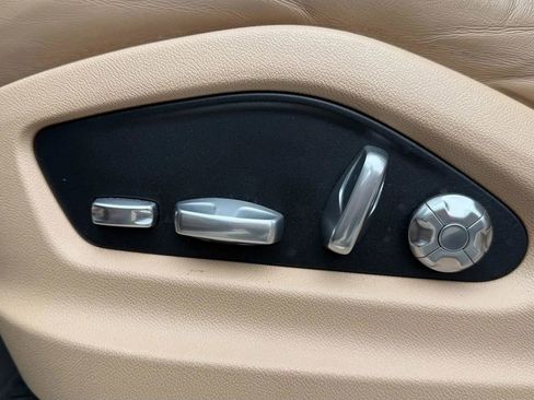 Used 2019 Porsche Cayenne S w/ Premium Plus Package image 29