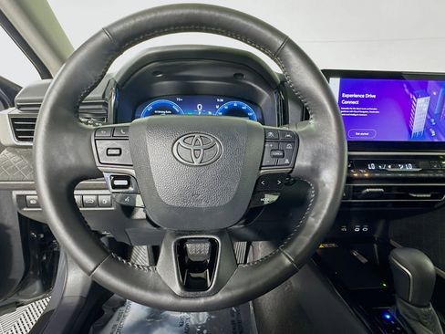 Used 2025 Toyota Camry XLE image 15