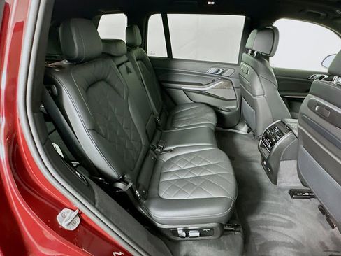 Used 2025 BMW X7 xDrive40i image 28