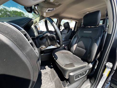 Used 2019 RAM 1500 Laramie AWD/4WD image 19