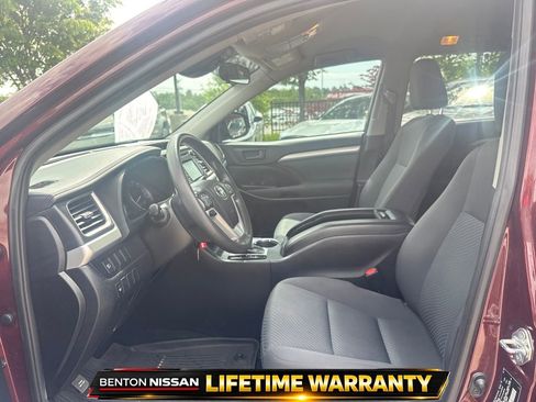 Used 2019 Toyota Highlander LE image 10