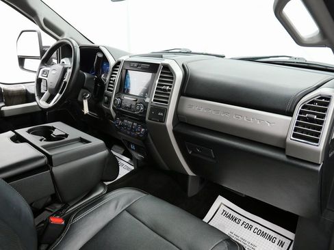 Used 2017 Ford F250 Lariat w/ Chrome Package image 18