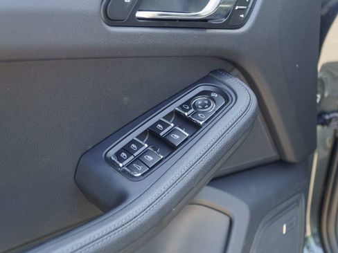 Certified 2026 Porsche Macan AWD/4WD image 16