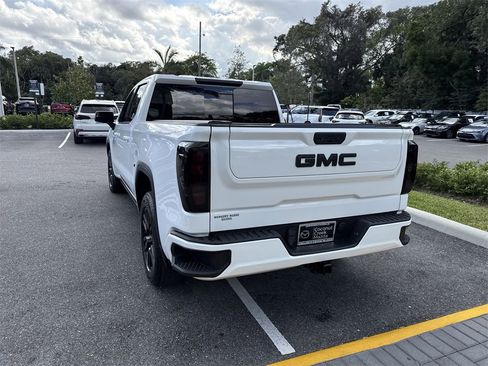 Used 2021 GMC Sierra 1500 Elevation w/ Preferred Package image 10