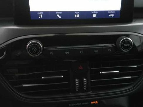 Used 2024 Ford Escape Active AWD/4WD image 9