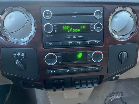 Used 2010 Ford F350 Lariat image 17